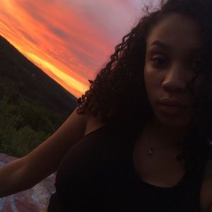 Meet your Posher, Taja